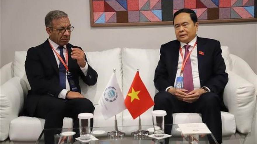 NA Vice Chairman meets IPU President, Lao counterpart